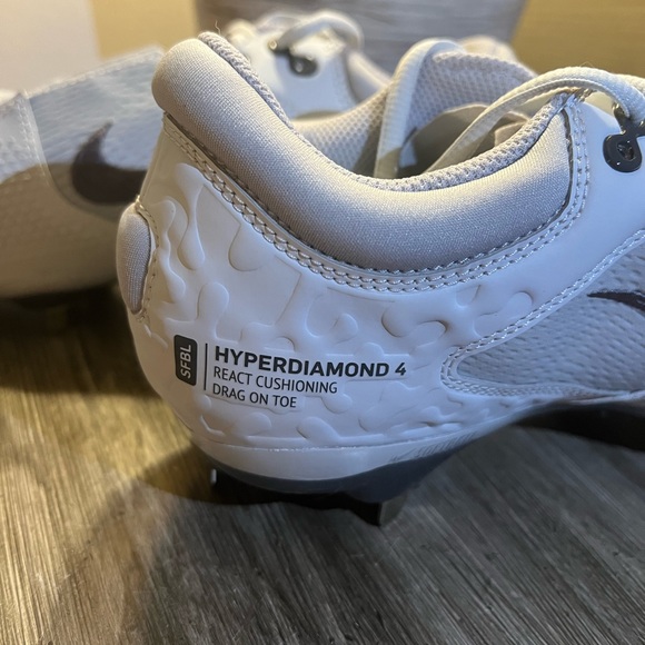 Nike Hyperdiamond 4 Elite Size 8.5 - Picture 4 of 6